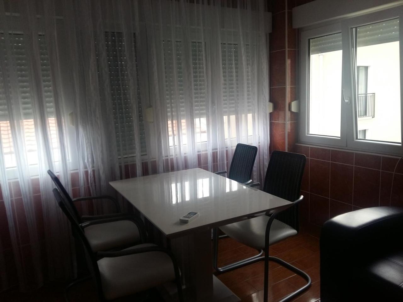 Lazar Apartments Petrovac Luaran gambar
